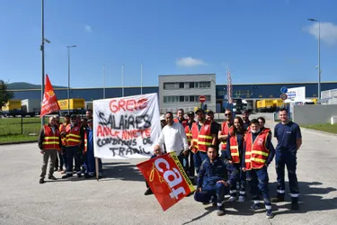 Une partie des salariés de la plateforme Dachser de Combronde (Puy-de-Dôme) sont en grève