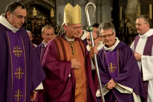Hier, à la cathédrale, messe d’installation du nouvel archevêque de Clermont, Mgr Kalist