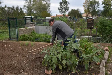 Le temps commence à être long pour les jardiniers de la Couze-Pavin à Issoire, qui n'ont pas accès à leurs parcelles