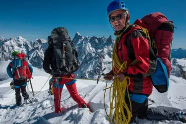 A 70 ans, il s'apprête à gravir l'Everest : comment le Bourbonnais Marc Batard se prépare-t-il ?