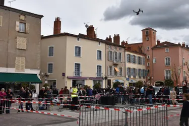 Démonstration de drones, hier, place de la République