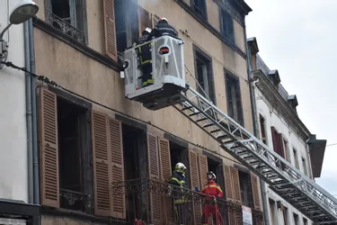 Des travaux engagés « en urgence » et la rue François-Mitterrand fermée « jusqu'au 13 mars au moins », après l'incendie à Thiers