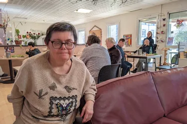 Dans le Puy-de-Dôme, Michelle, presque 75 ans, est l'une des doyennes des porteurs de la trisomie 21