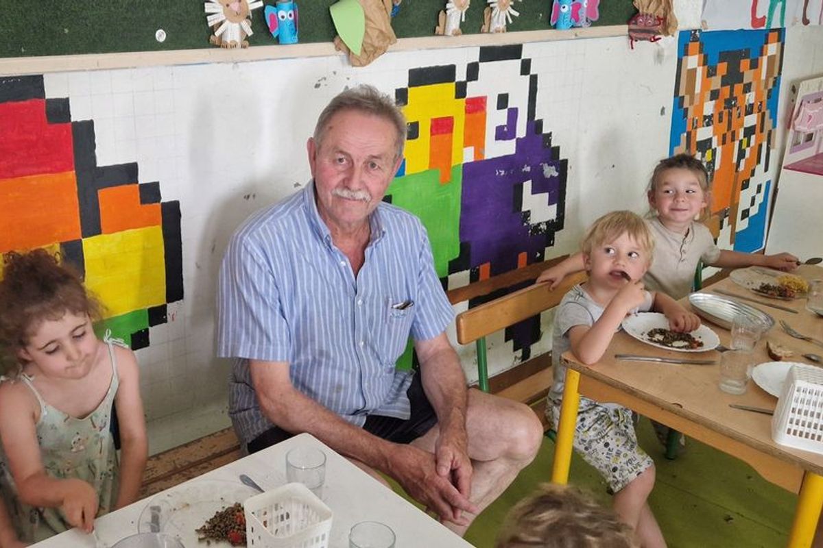Repas bio et local : les élèves de maternelle de Saint-Saturnin concluent leur projet pédagogique