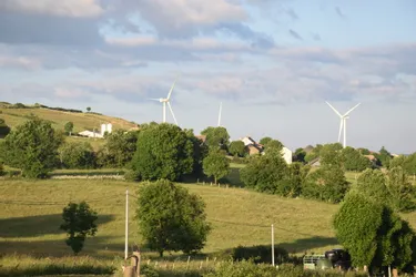 Le débat éolien s'invite à Talizat (Cantal)