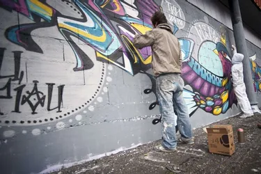 Une trentaine de graffeurs s’expriment régulièrement sur les murs de la capitale auvergnate