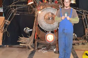Nicolas Savoye expose ses drôles de machines volantes à Brioude jusqu’au 26 janvier