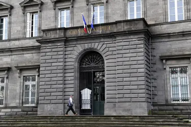 Orange condamné par la cour d'appel de Riom (Puy-de-dôme) à 50.000 euros d'amende pour "travail dissimulé"