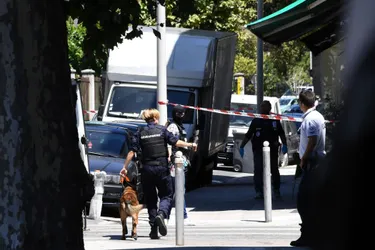 Ce que l'on sait de l'attentat de Nice : une cinquantaine de personnes "en urgence absolue"