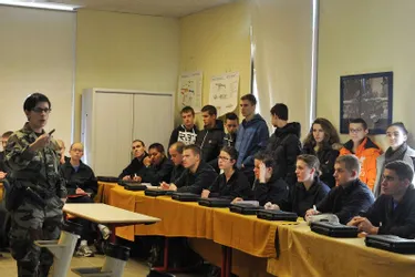 L’école de gendarmerie accueille quatorze élèves du collège Jean-Jacques Soulier
