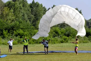 Parachutisme : début des championnats de France à vichy