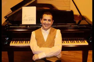 Le pianiste virtuose Ludmil Angelov, à la chapelle de Bredons