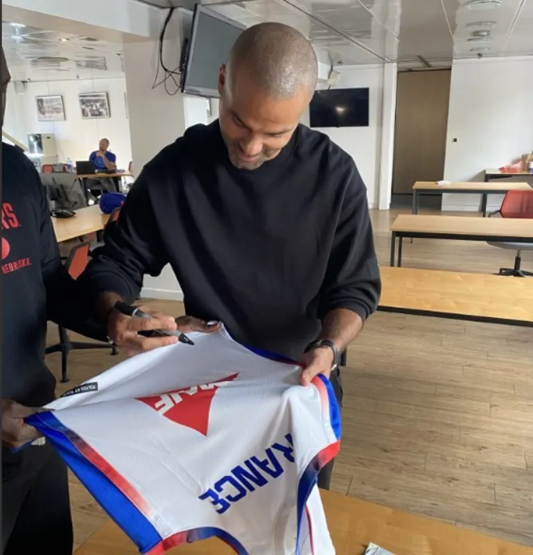 Maillot Dédicacé Tony Parker - France Estimations