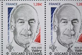 Le timbre à l'effigie de Valéry Giscard d'Estaing vendu en avant-première à Chamalières (Puy-de-Dôme)