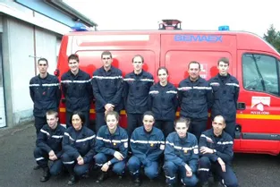 De futurs pompiers en formation