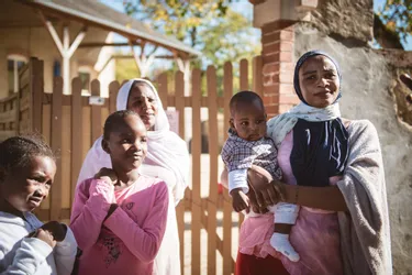 Une famille de réfugiés soudanais s'installe dans la commune de La Petite Marche (Allier)