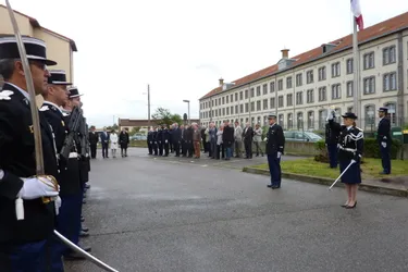 La capitaine Stéphanie Serrat prend officiellement le commandement de la compagnie de gendarmerie de Riom