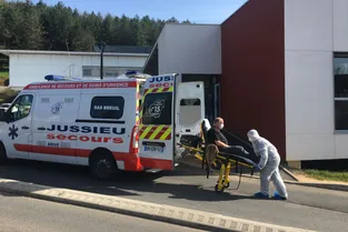 "En 29 ans de métier, je n’ai jamais vu ça", en Corrèze, les ambulanciers sont au coeur de l'orage