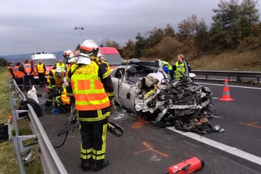 Haute-Loire : une voiture s'encastre dans un camion sur l'A75, la conductrice tuée