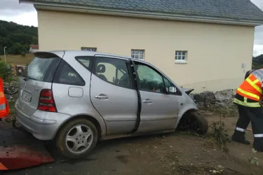 La voiture percute un mur : quatre hommes blessés à Lanobre (Cantal)
