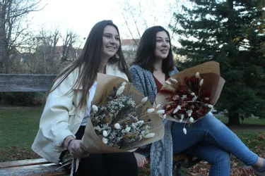 Léa et Laurie, deux jeunes Clermontoises, ont lancé Bear's Flowers, une boutique en ligne de fleurs séchées