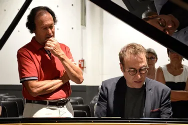 Avant son concert, le pianiste Jean-François Zygel a improvisé un atelier musical