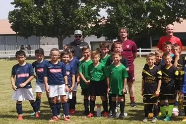 Cinq équipes de jeunes footballeurs réunies