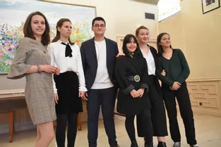 Maïa Peyre du lycée Bossuet à Brive a gagné le Concours d'éloquence du Lions club