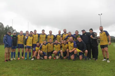 Les rugbymen vainqueurs malgré la pluie
