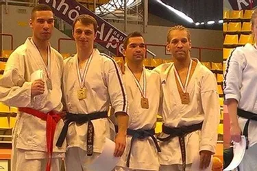 Le club de kung fu contact bach ho a participé à ses premiers championnats de France