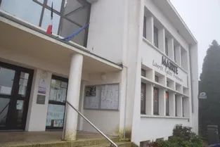 Le secrétariat de mairie de Lapeyrouse (Puy-de-Dôme) est fermé au public