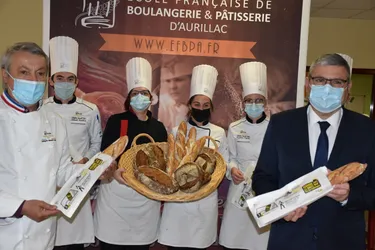 Des sacs à pains pour sensibiliser aux dangers de la route dans soixante-cinq boulangeries du Cantal