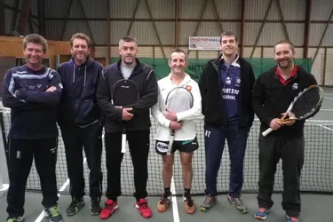 Les tennismen locaux affrontaient l’équipe fanion d’Aurillac pour le titre départemental