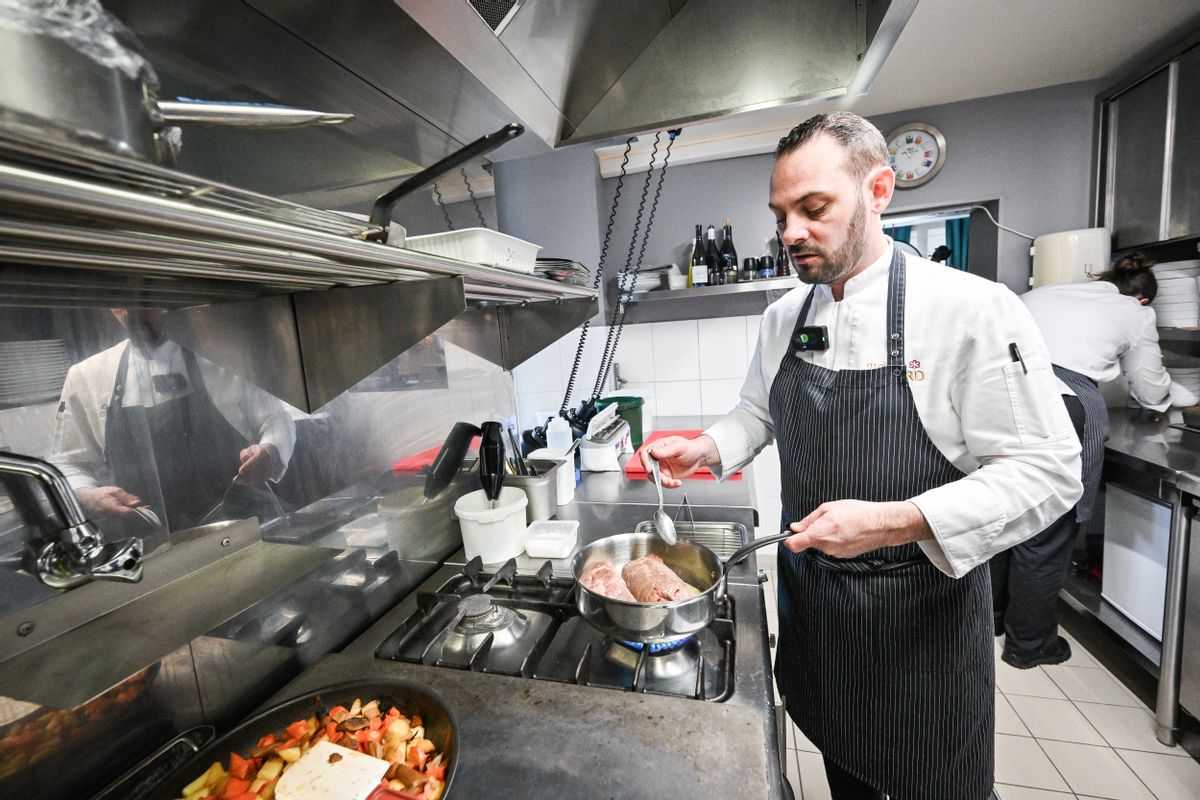 Cérémonie du guide michelin 2024 : pour la maison médard à boulleret, “viser la deuxième étoile permet de garder la première”