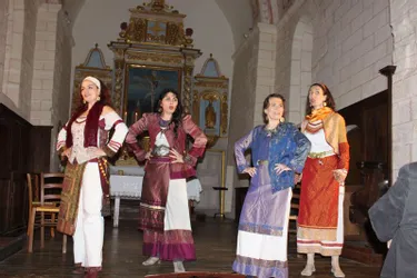 De magnifiques voix bulgares illuminent l’église et séduisent le public