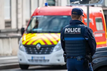 Un jeune homme reçoit un coup de couteau à Clermont-Ferrand, un mineur poursuivi