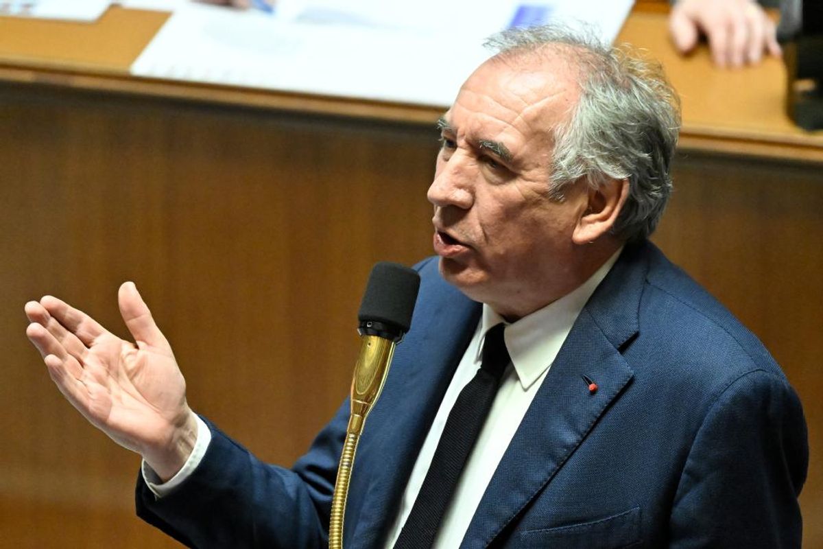 Déserts médicaux : en visite dans le Cantal ce vendredi, François Bayrou devrait apporter des "propositions nationales"