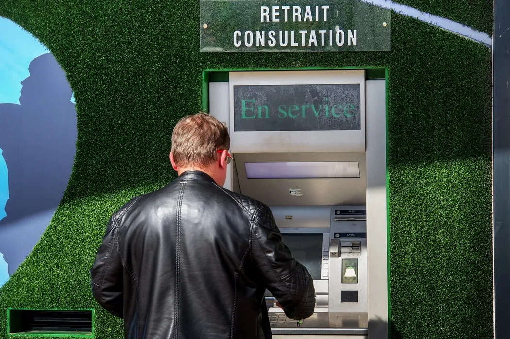 Les distributeurs de billets dsertent les campagnes - La Montagne