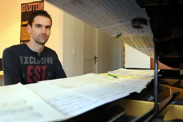 Ce compositeur de 31 ans a un parcours atypique dans le monde de la musique