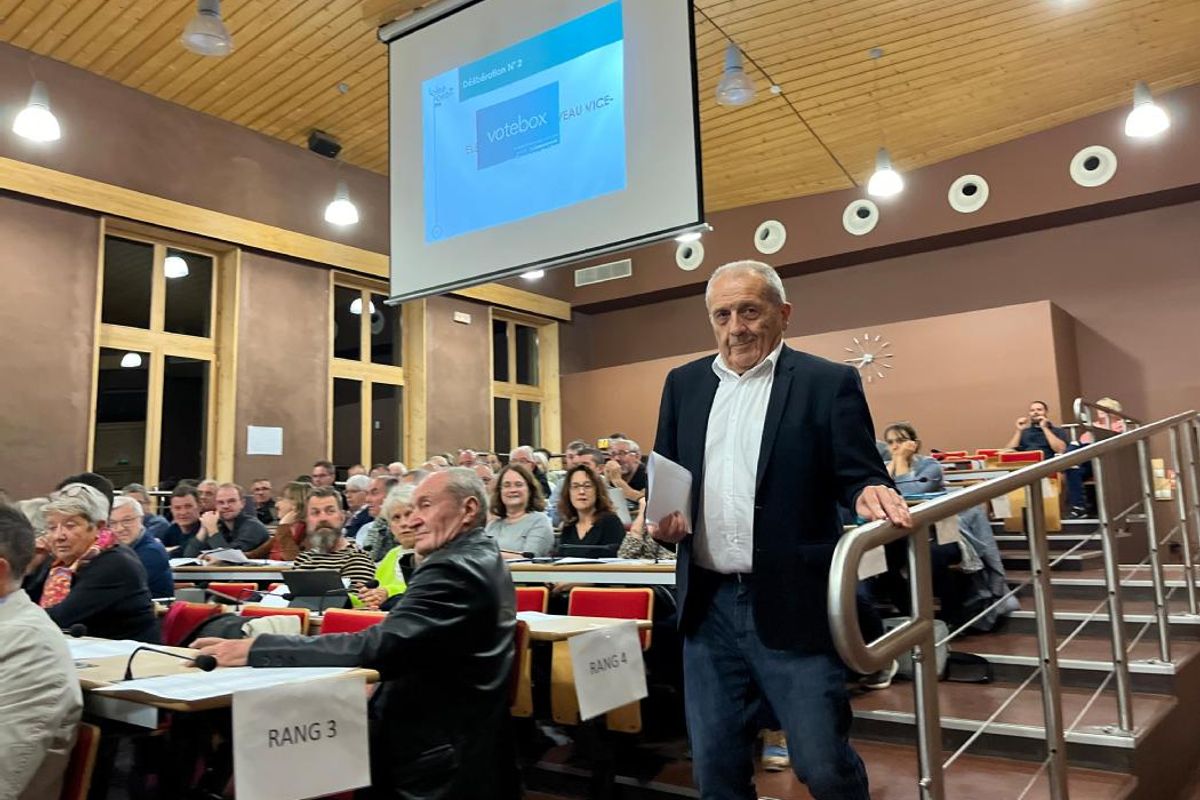 Après la démission de Robert Regeffe, Angélique Besson élue 1 re ...