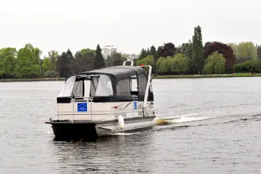La navette fluviale "La Mouette" reprend du service sur le lac d'Allier