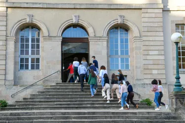 Un lycée et cinq classes fermés dans l'académie de Limoges, 15 élèves déclarés positifs au Covid-19 en 24 heures