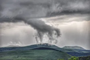 Quand les orages marbrent le ciel du Cantal, les observateurs se régalent