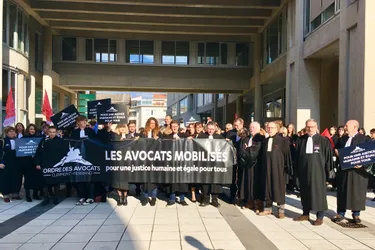 Les avocats de Clermont-Ferrand en grève pour protester contre la réforme de la justice