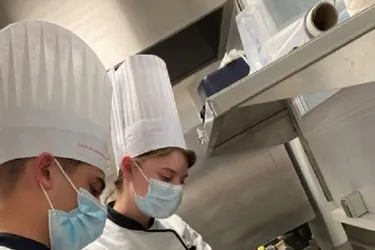Des lycéens prêts pour la grande cuisine