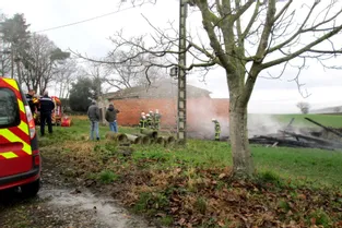 Un bâtiment agricole détruit par un incendie