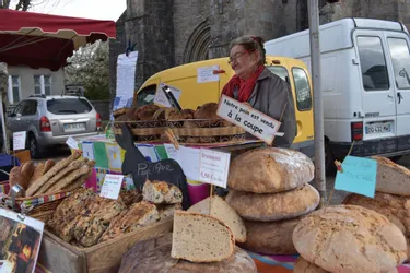 Du pain, du vin et du fromage au programme du marché de Jarnages