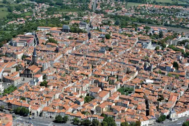 La ville de Riom (Puy-de-Dôme) est sélectionnée pour accueillir un service délocalisé des finances publiques
