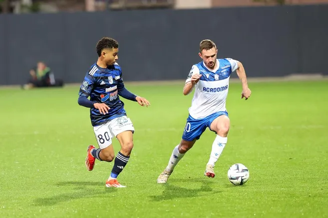 L'AJA fait un grand pas vers la Ligue 1 en battant Dunkerque, revivez notre  direct - L'Yonne Républicaine