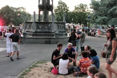 La fontaine d’Amboise, un lieu propice pour une fête animée